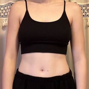 Black cropped tank